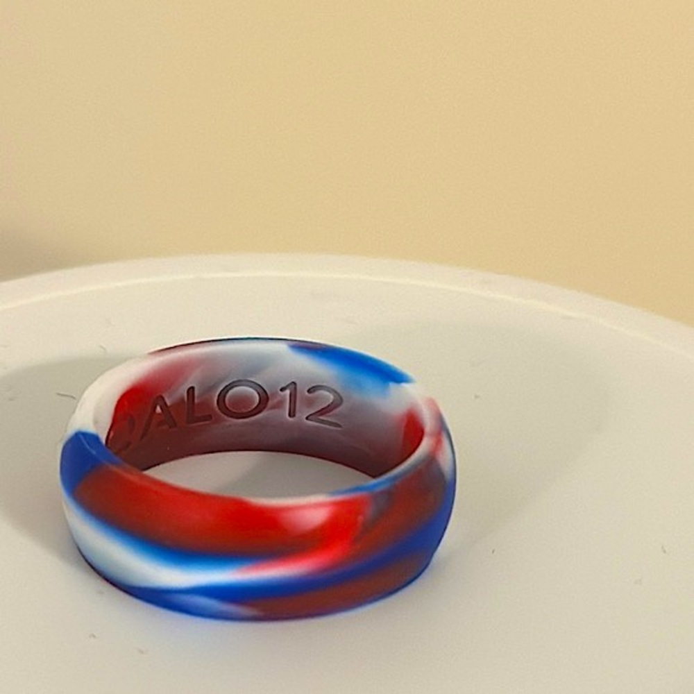 NEW! Silicone wedding ring band, Size 12, NWT, work safe latex free Qalo men’s - Picture 6 of 9